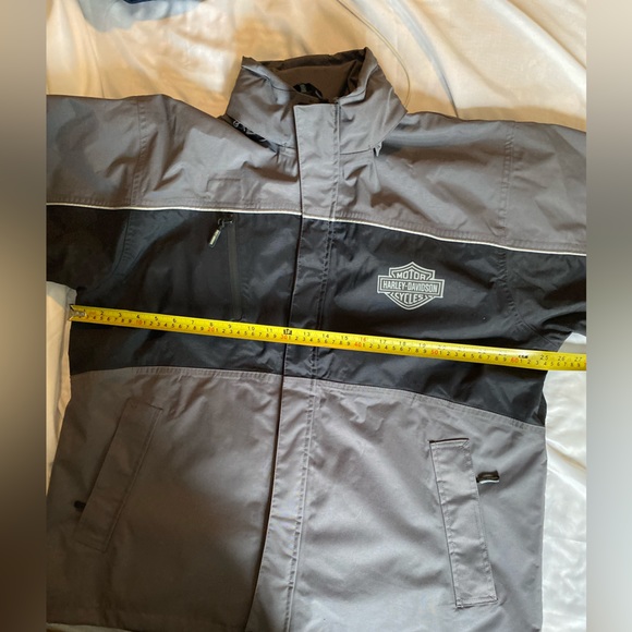 Harley Davidson Fall/Spring jacket - Picture 4 of 12